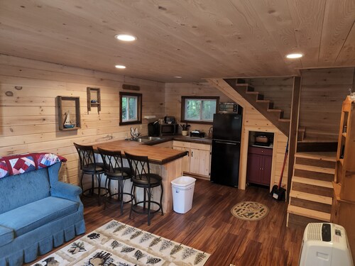  bunk house on a pristine lake 25 min from Mt katahdin awesome  4 wheeling 