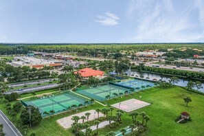 Sports court - Fort Myers Gem! Perfect location! (Fort Myers)