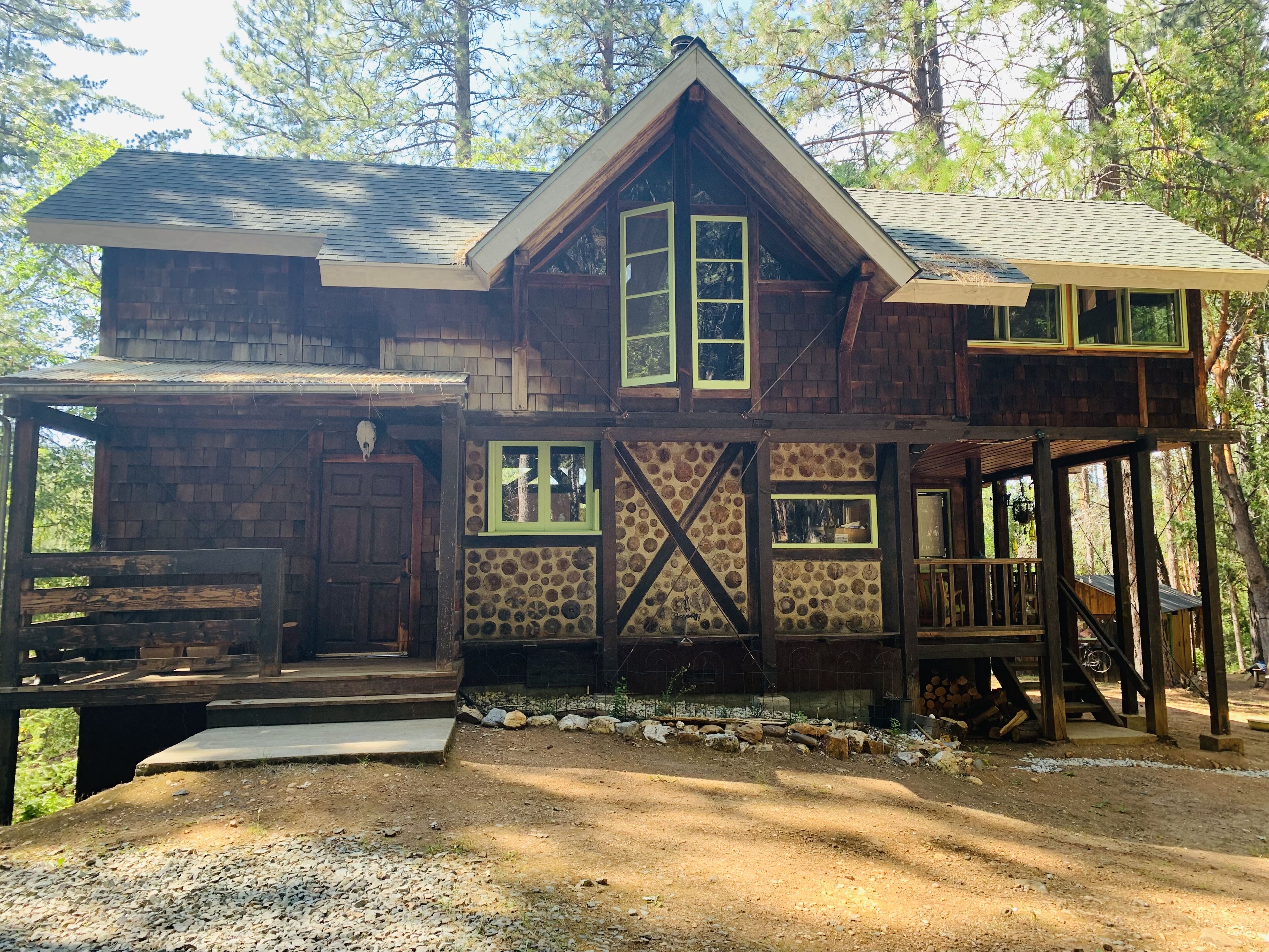 Holly’s Cottage in the Woods is meant for people who love to unplug.