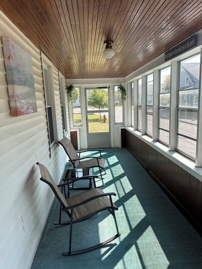 Cute 6-Bedroom Getaway in the heart of Littleton