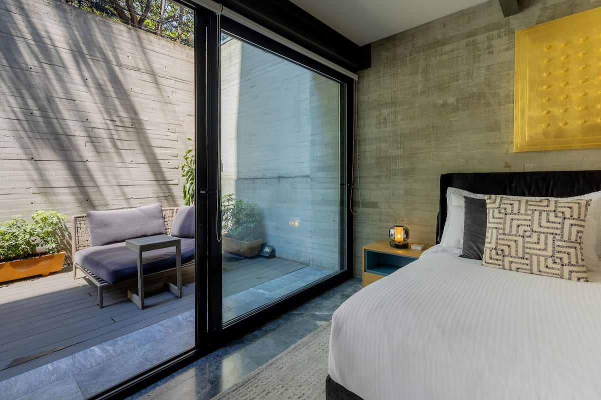 Apartemen Deluks, 1 kamar tidur, patio | 3 kamar tidur, seprai katun Mesir, seprai premium, dan brankas