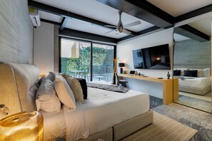 Egyptian cotton sheets, premium bedding, in-room safe - Capitalia Moliere Masaryk (Mexico City)