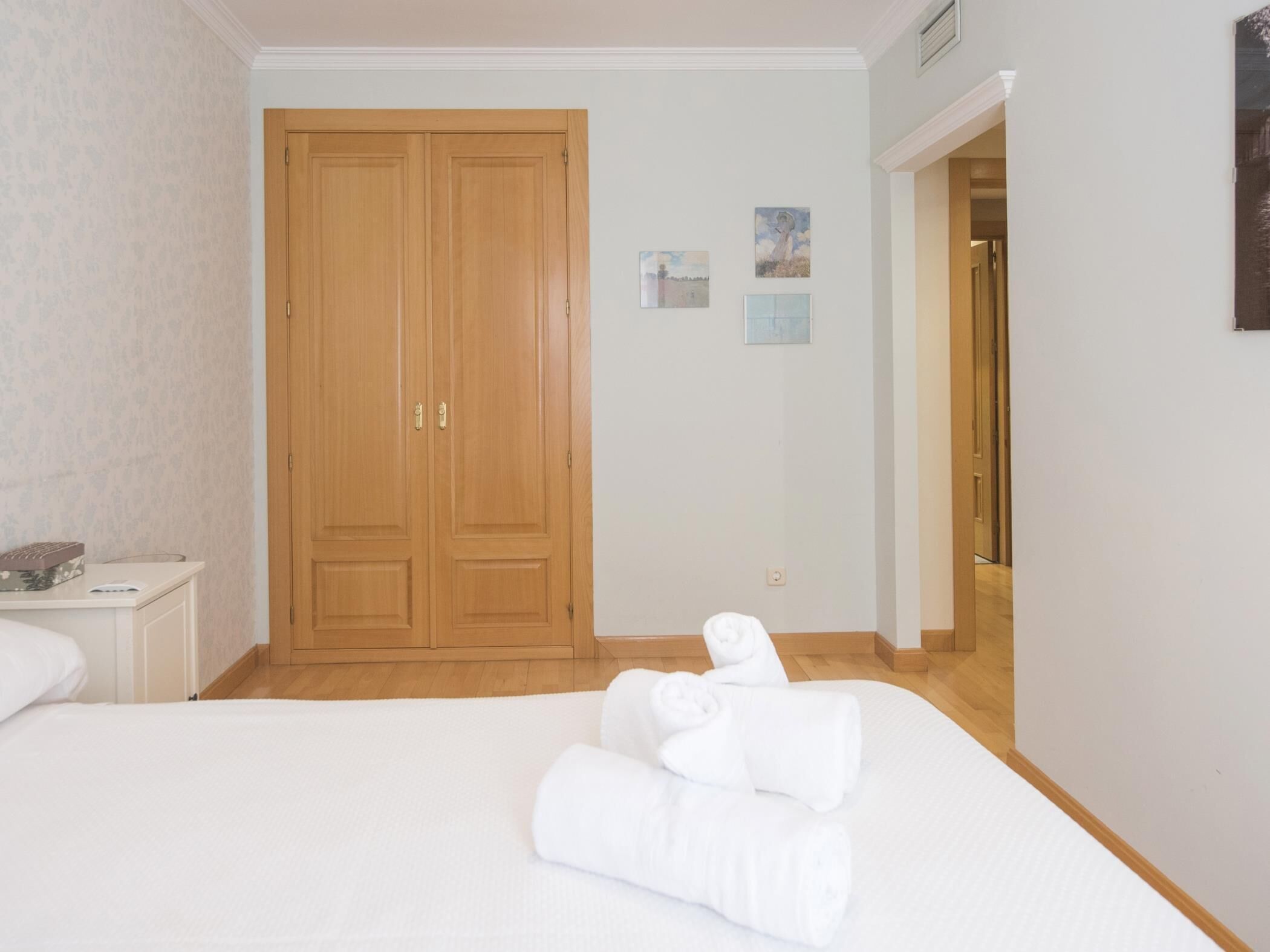 2 slaapkamers, een strijkplank/strijkijzer, wifi, beddengoed