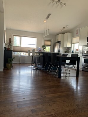 Fridge, microwave, oven, stovetop - Dog friendly home that is perfectly situated between the mountains and the city. (Cochrane)