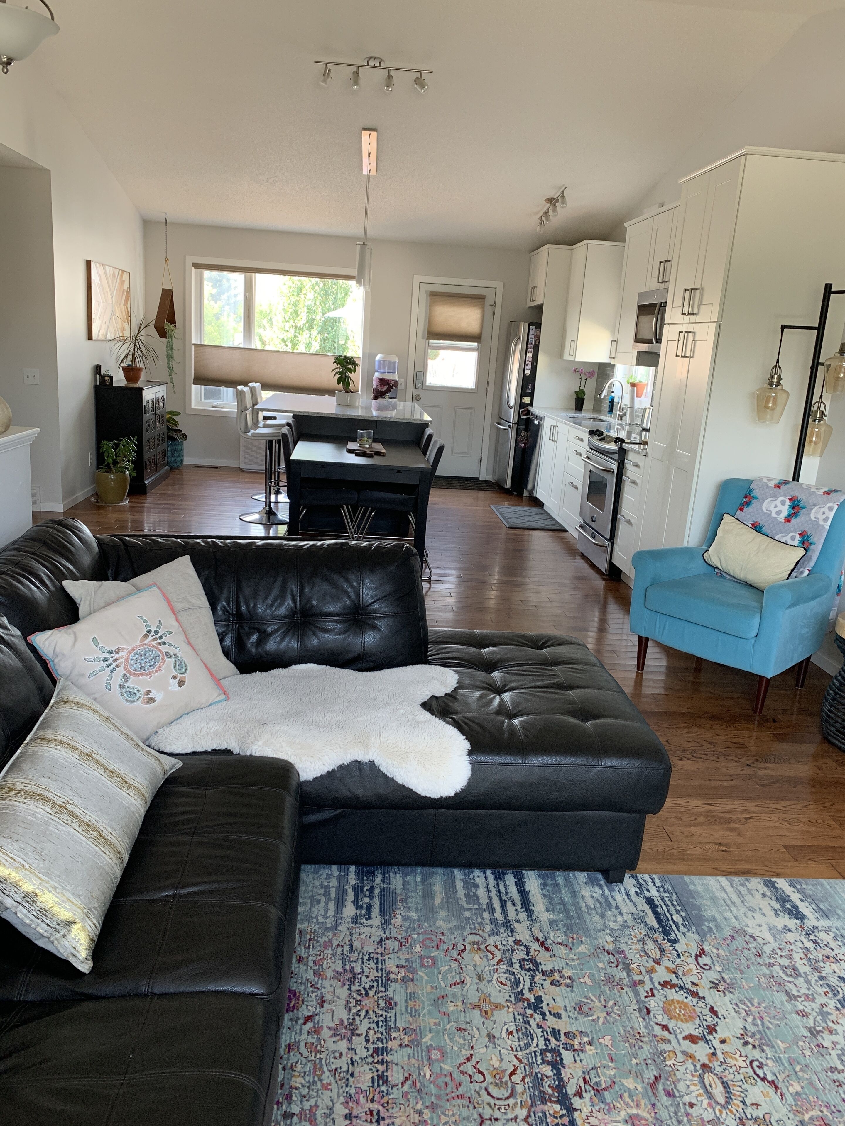 Dog friendly home that is perfectly situated between the mountains and the city.