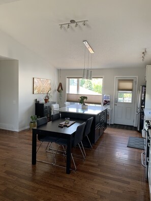 Dining - Dog friendly home that is perfectly situated between the mountains and the city. (Cochrane)
