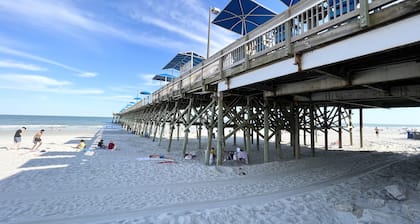 Sand In My Boots<br>Condo Beach view, 3 bed, 1 bath