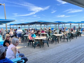 Outdoor dining - Sand In My Boots<br>Condo Beach view, 3 bed, 1 bath (Murrells Inlet)
