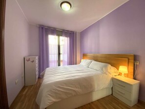 1 chambre, fer et planche à repasser, draps fournis
