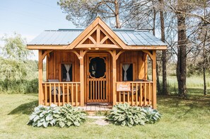 Classic Cabin, 1 Double Bed, Garden View | Bed sheets