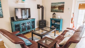 尊榮開放式客房, 1 張加大雙人床, 私人浴室 | 起居區