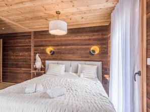 3 slaapkamers, een strijkplank/strijkijzer, wifi, beddengoed