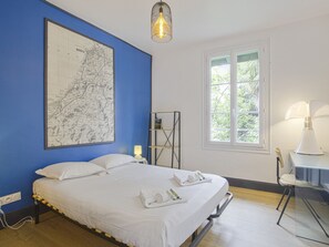 3 makuuhuonetta, silitysrauta/-lauta, Wi-Fi, vuodevaatteet