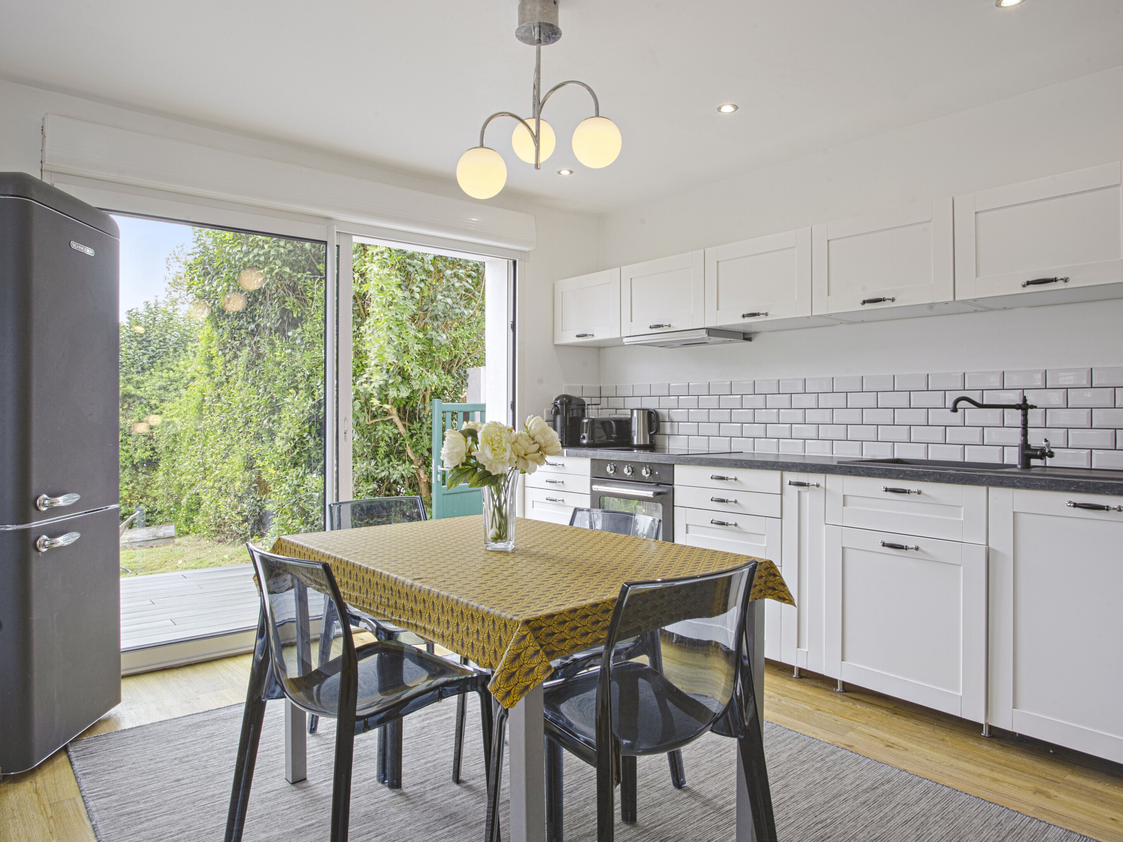 Réfrigérateur, micro-ondes, four, lave-vaisselle