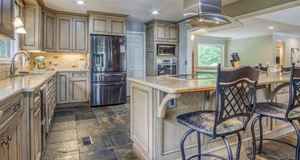 Beautiful, Large Lake House, Made for Family Fun!