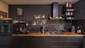 Refrigerador, horno, parrilla de estufa y lavavajillas