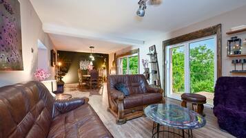 电视、壁炉、立体声音响