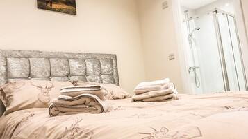 1 bedroom, WiFi, bed sheets