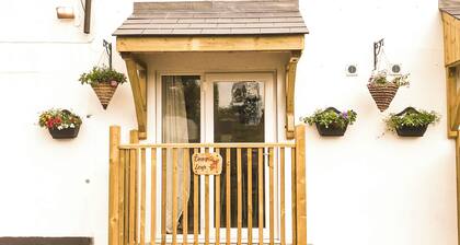 Deers Leap Sleeps 2 with Garden