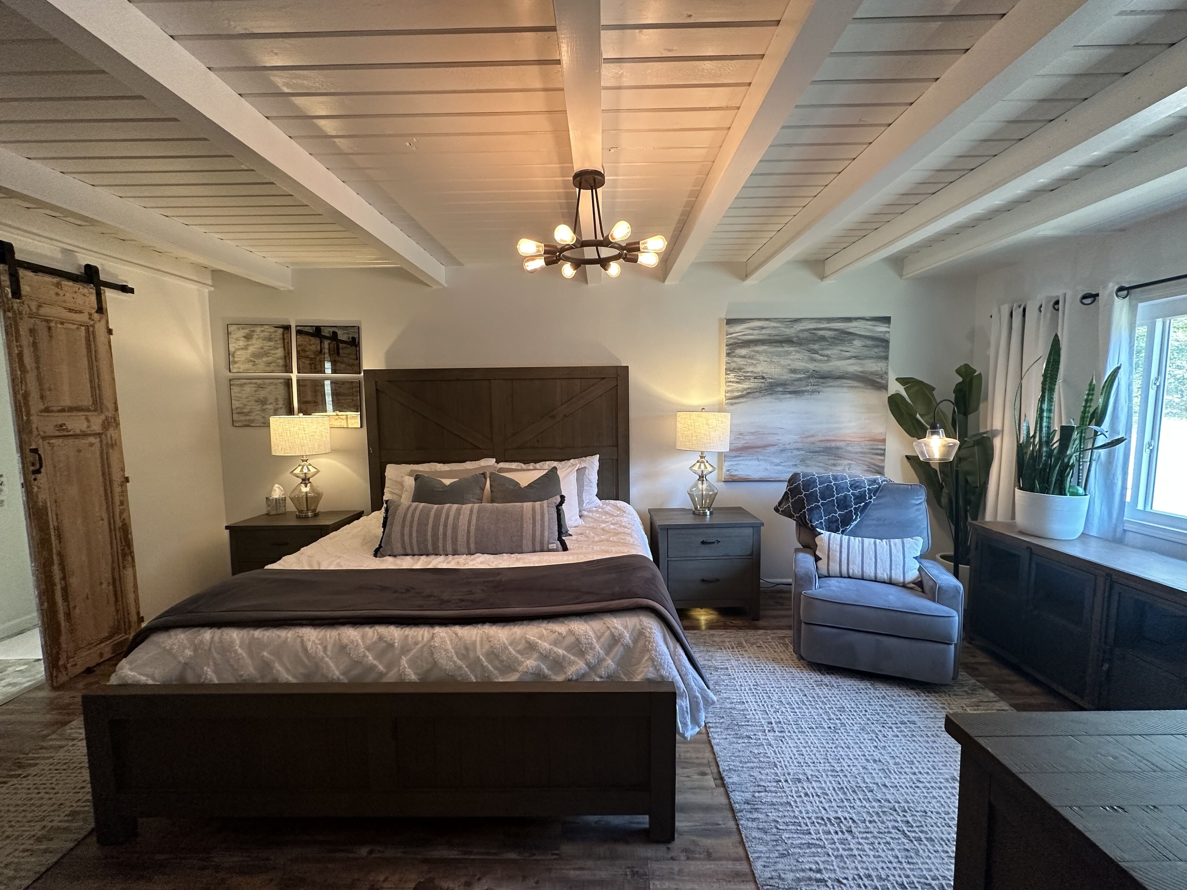 Relaxing retreat lake access within 5 min- pet & family friendly w/ fire pit! 