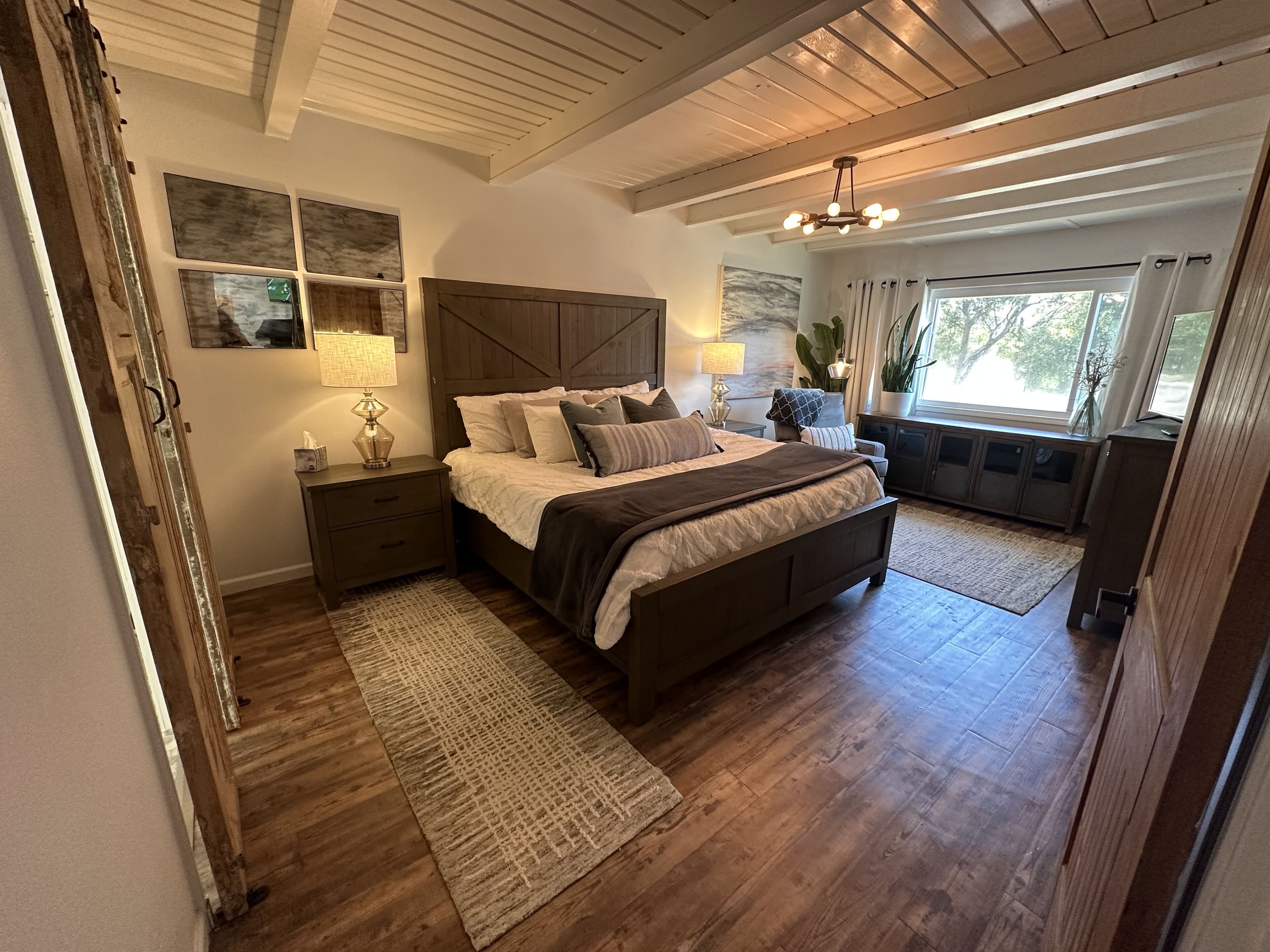 Relaxing retreat lake access within 5 min- pet & family friendly w/ fire pit! 