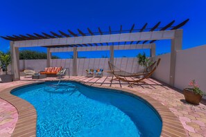 Outdoor pool - Luxury Villa Tamar with private Pool in Noord, just 2 Minutes from the beach! (Noord)