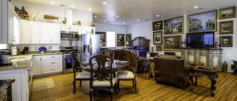 المنشأة من الداخل