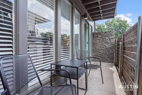 Explore Austin Life, Studio Near Guadalupe St