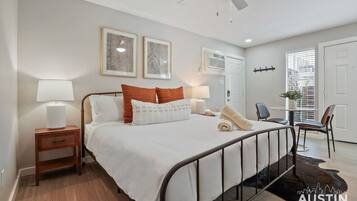 1 bedroom, desk, iron/ironing board, WiFi (free)