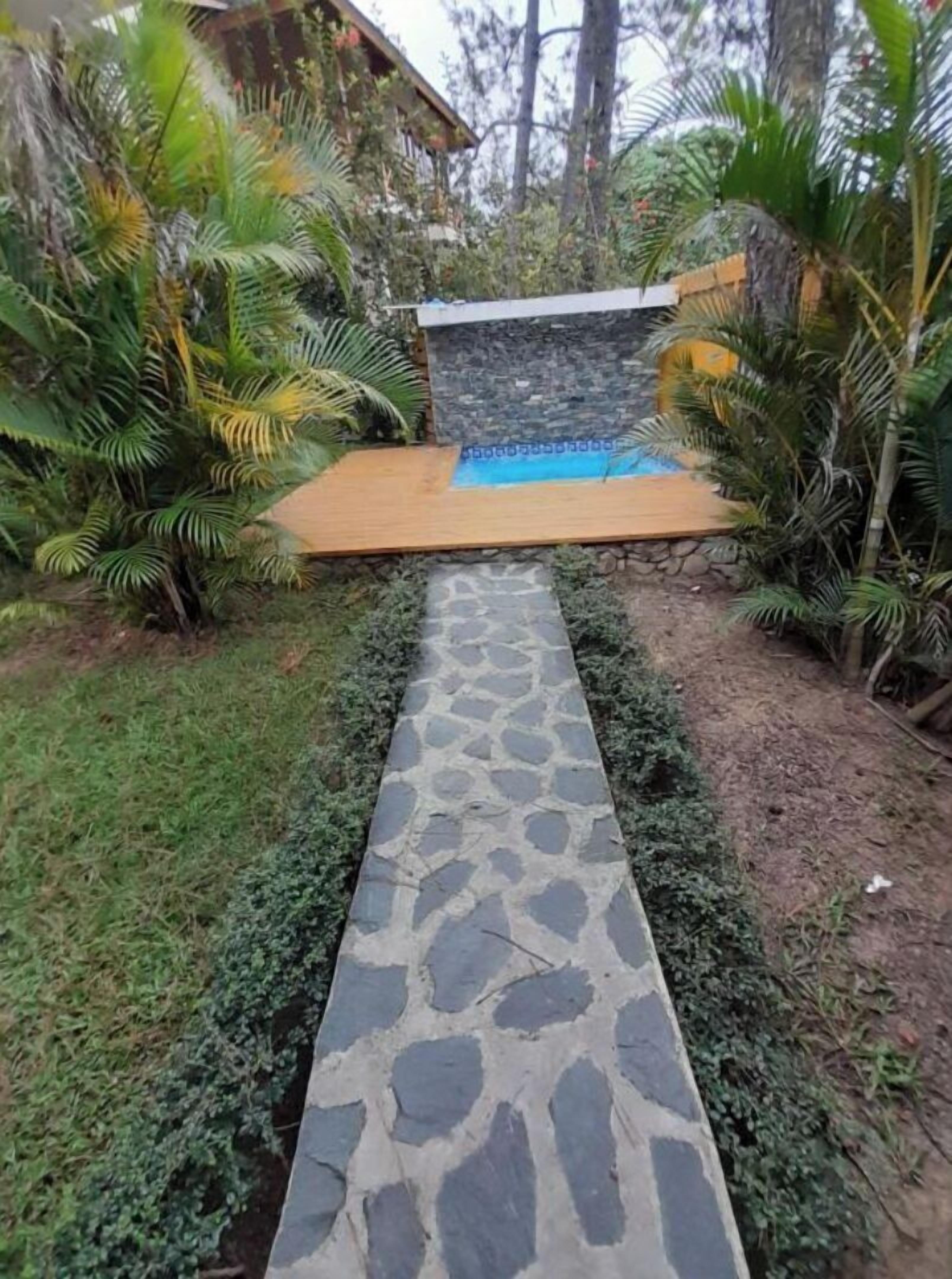 Piscina all'aperto, una piscina riscaldata