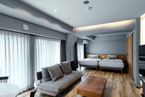 Cortinas opacas, tabla de planchar con plancha, wifi gratis