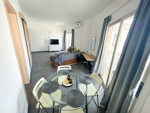 Standard Apartment | Living area - High Speed Holiday Apartment (Larnaca)