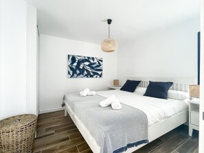 2 bedrooms, iron/ironing board, Internet, bed sheets