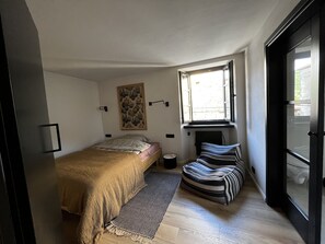 2 quartos, ferros/tábuas de passar roupa, Wi-Fi de cortesia