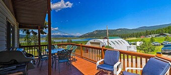 Cozy Montana Lake View Getaway - Fish & Hike!