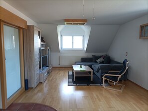Smart TV, DVD player, books