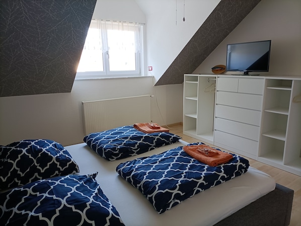2 bedrooms, iron/ironing board, travel crib, free WiFi