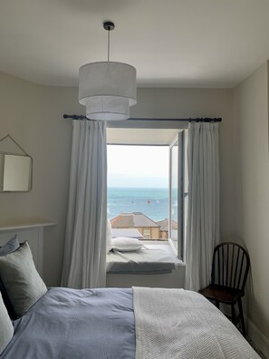 3 bedrooms, iron/ironing board, travel crib, free WiFi