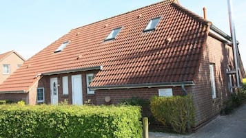Ferienhaus (Ferienhaus Romantik am Deich) | Außenbereich