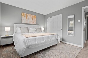 2 slaapkamers, een strijkplank/strijkijzer, wifi, beddengoed