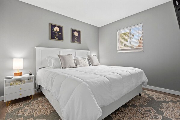 2 bedrooms, iron/ironing board, WiFi, bed sheets