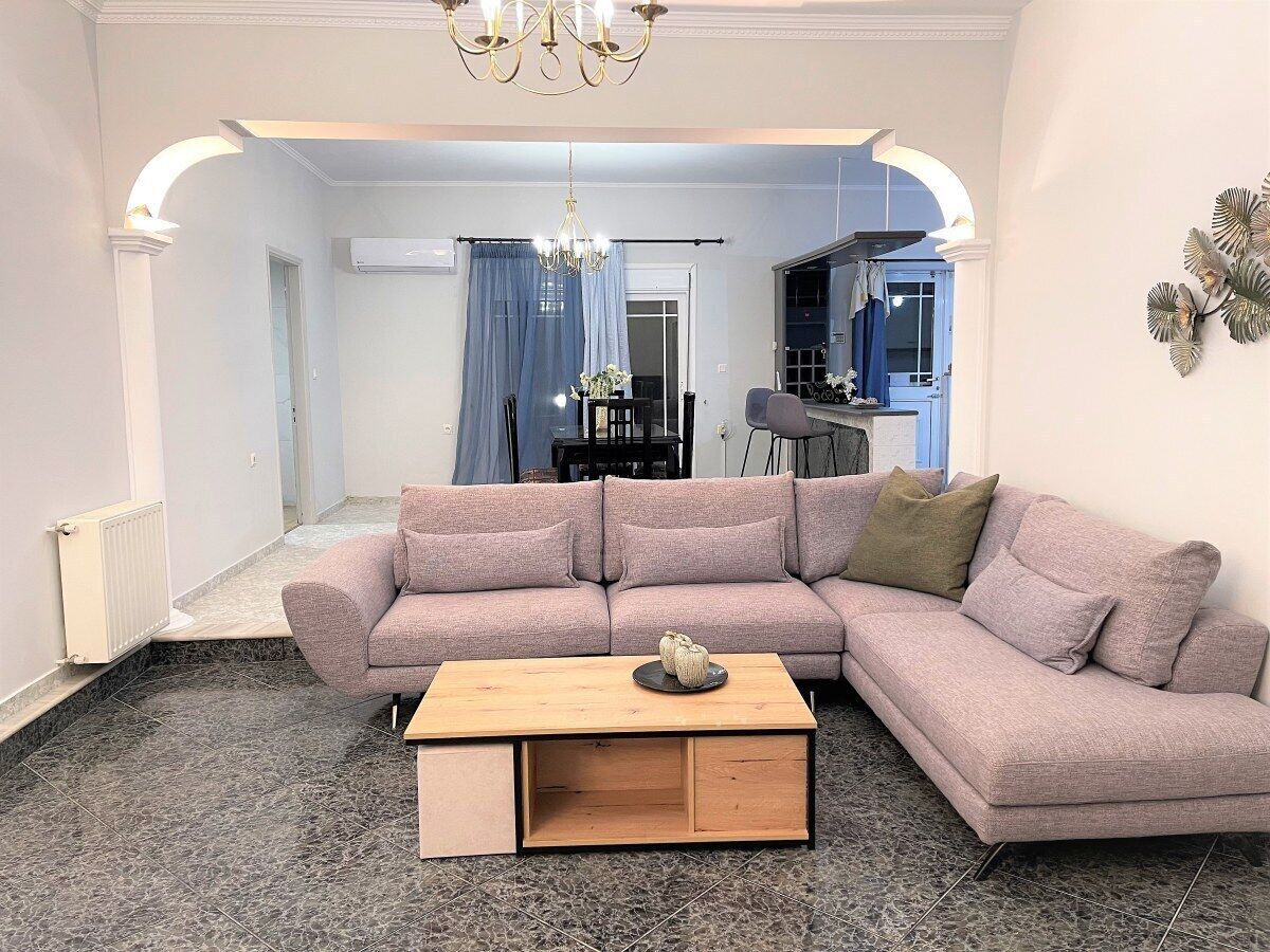 Spacious Private Villa with garden - 100m from the sea