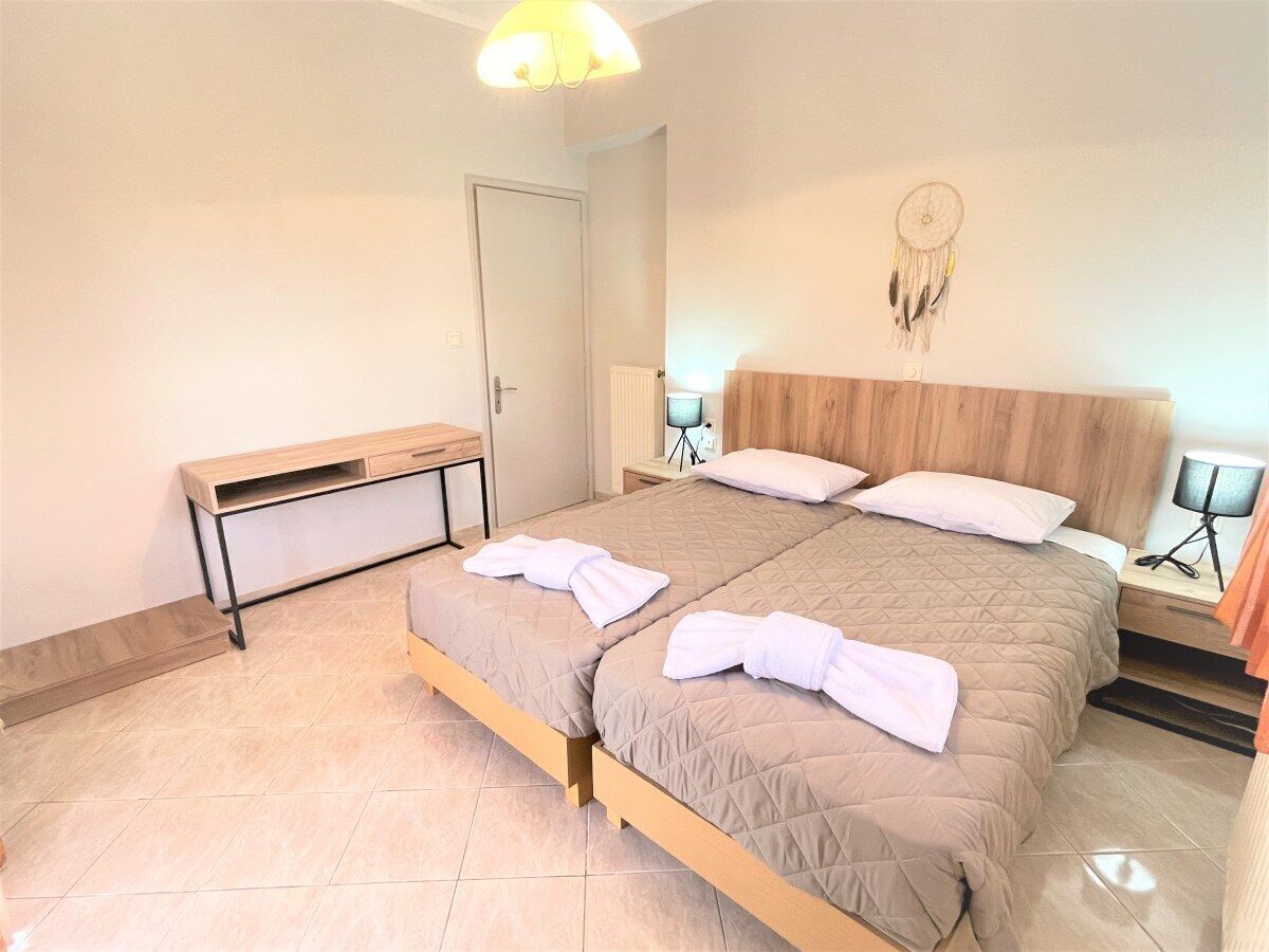 Spacious Private Villa with garden - 100m from the sea