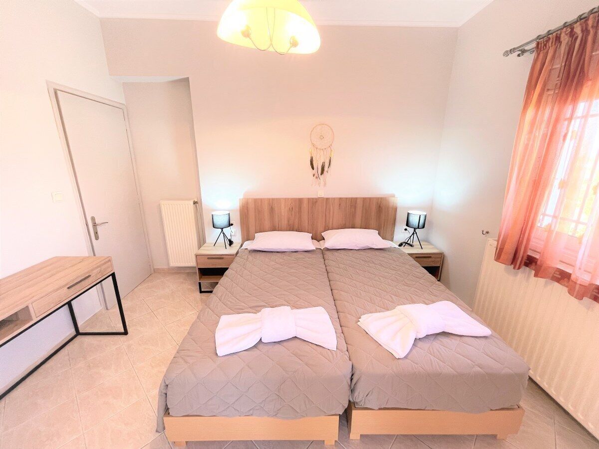 Spacious Private Villa with garden - 100m from the sea