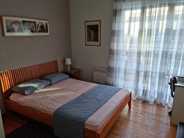 2 Schlafzimmer, Schreibtisch, Bügeleisen/Bügelbrett, kostenloses WLAN