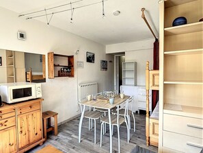 Interior - Bright Studio - Ski-In/Ski-Out - Balcony - WIFI (Le Corbier)