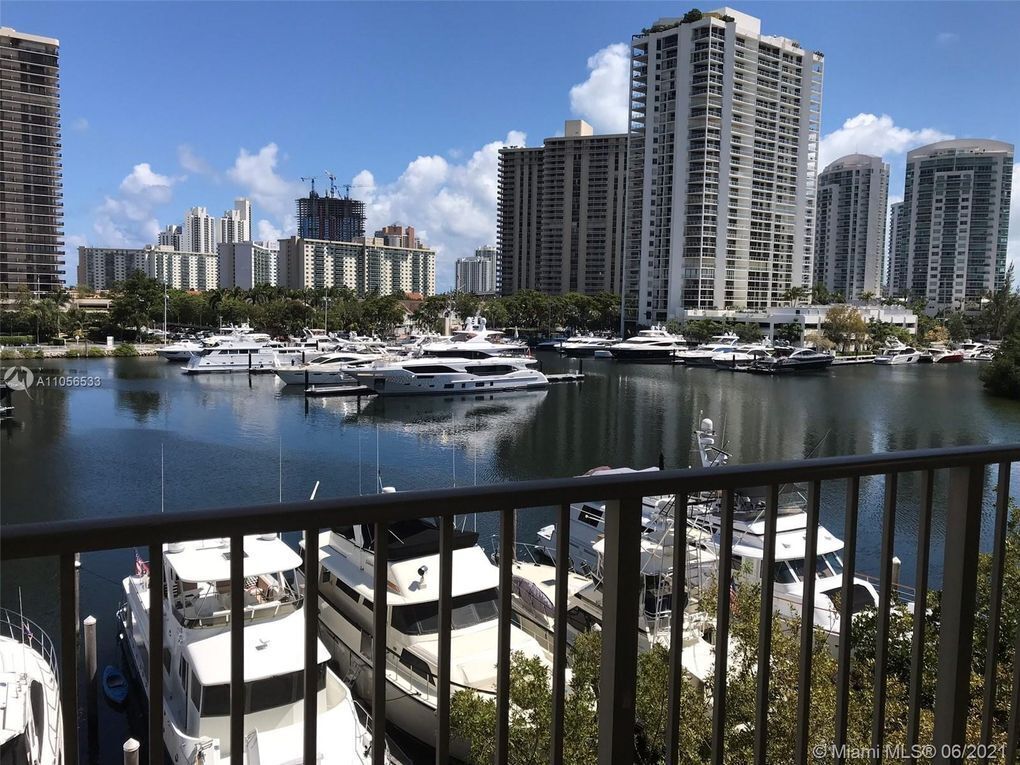 Aventura Apartment