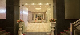 Hotel Sakura by Maps, GURGAON