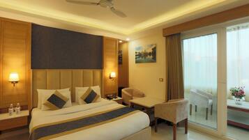 Deluxe dubbelrum | Skrivbord, extrasängar, gratis wi-fi och sängkläder