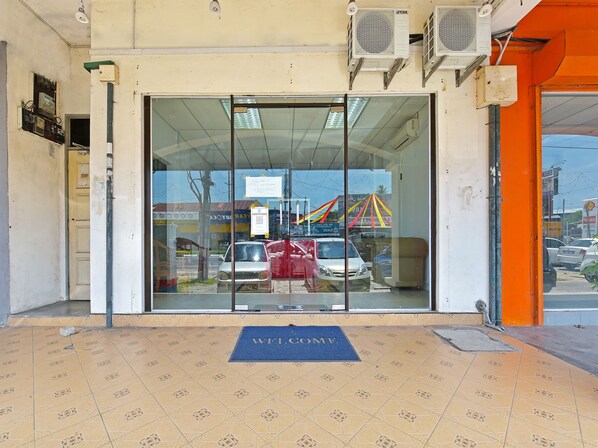 Front of property - OYO 90593 Hotel Bajet Gaya Warisan (Kota Bharu)